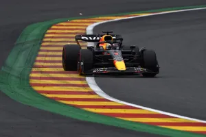 Verstappen ajusticia a la parrilla en 18 vueltas y domina en Spa sin oposición