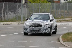 El nuevo Mercedes-AMG GLC 63 Coupé echa a rodar y posa en sus primeras fotos