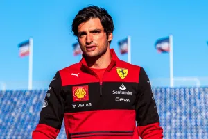 Carlos Sainz ve a Ferrari capaz de frenar a Verstappen: «No estamos tan lejos»