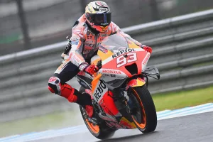 Marc Márquez regresa cual ave fénix para lograr la pole del GP de Japón de MotoGP