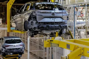 La producción de vehículos en España sigue la senda de la recuperación en agosto de 2022