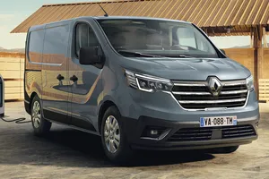 Renault Trafic Furgón E-Tech Eléctrico, 240 km de autonomía para una práctica furgoneta eléctrica
