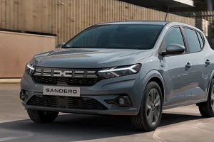 El futuro del Dacia Sandero y la esperada revolución eléctrica del popular coche barato