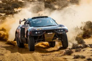 Guerlain Chicherit y Skyler Howes superan el ecuador del Rally de Marruecos al frente