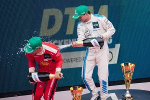Lucas Auer aprieta la lucha por el DTM en una accidentada carrera en Hockenheim