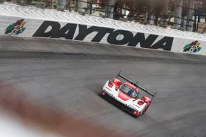 El Porsche 963 LMDh sigue sumando kilómetros de test... ¡Ahora en Daytona!