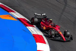 Sólo Carlos Sainz se salva en el peor GP de Ferrari: «Hemos perdido bastante rendimiento»