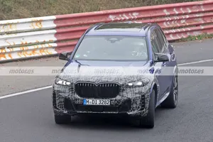 El revisado BMW X5 M60i 2023 se muestra más desnudo en estas fotos espía en Nürburgring