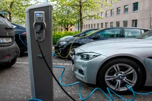 La medida aprobada en Suecia que marca el futuro del coche eléctrico y sienta precedente en Europa