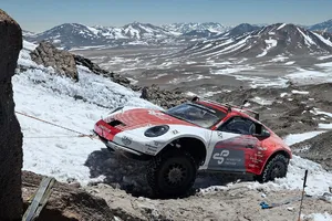 Dos prototipos extremos del Porsche 911 Carrera coronan el mundo en Chile
