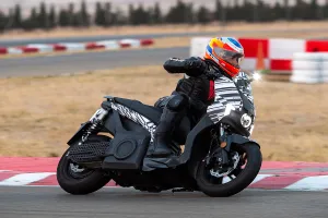 La nueva SEAT MÓ 125 Performance logra dos récord Guinness, nueva moto eléctrica en camino