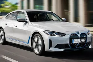 El BMW i4 es ahora un eléctrico más barato gracias a la versión eDrive35: este es su precio