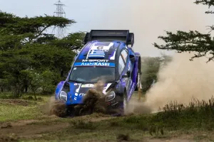 El rompecabezas del tercer Ford Puma Rally1 y la figura de Jourdan Serderidis