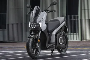 La nueva SEAT MÓ 50 se presenta como la moto eléctrica ideal para ciudad gracias a sus 172 km de autonomía