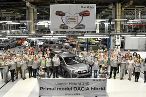 El primer híbrido en la historia de Dacia, a bordo del nuevo Jogger, entra en producción