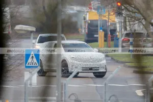 El nuevo crossover eléctrico de Ford, y primo del Volkswagen ID.4, cazado en fotos espía