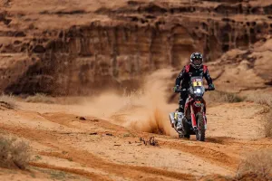 Joan Barreda, Carlos Sainz y Laia Sanz dejan el pabellón bien alto en la cuarta etapa del Dakar