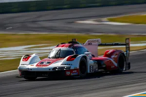 Proton no descarta que el debut de su Porsche 963 LMDh se produzca después de Le Mans