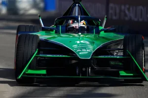 La revolución de los 'equipos-cliente' continúa en la Fórmula E: pole de Sébastien Buemi en el ePrix de Ad-Diriyah