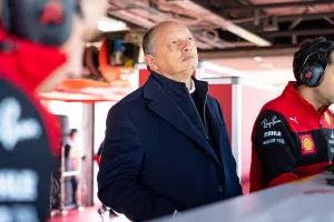 Vasseur responde a todo sobre Ferrari: el rol de Carlos Sainz, los fallos de estrategia, la fiabilidad y el objetivo para 2023