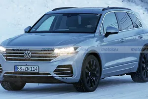 El nuevo Volkswagen Touareg 2023 estrenará grandes novedades, y estas fotos espía confirman algunas de ellas