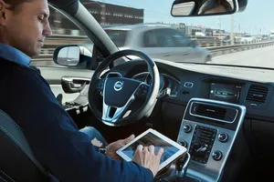 Volvo advierte de que los coches completamente autónomos están muy lejos