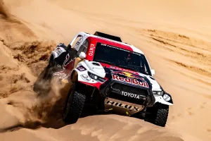 El Abu Dhabi Desert Challenge nos regala un 'mini Dakar' en el que ajustar cuentas