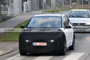 El Hyundai i10 Facelift sigue con su puesta a punto para plantar cara al Toyota Aygo X Cross