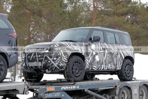 El nuevo Land Rover Defender SVX llega a las pruebas de invierno revelando el carácter de un todoterreno radical