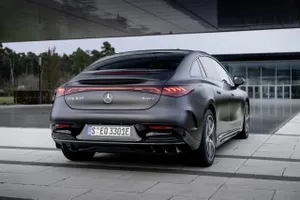 Los Mercedes EQS y EQE berlina aumentarán su autonomía eléctrica al estilo de Volvo