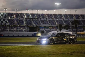El NASCAR del Garaje 56 de Le Mans completa un primer test de 12 horas en Daytona