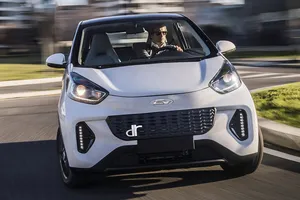 El nuevo coche eléctrico DR 1.0 EV ya tiene precio en España y apunta al Dacia Spring