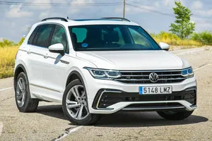 Alemania - Enero 2023: Volkswagen domina con puño de hierro