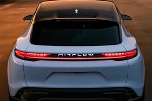 Chrysler trabaja en la enésima actualización del Pacifica mientras prepara su primer eléctrico