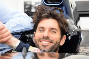 Entrevistamos a Jaime Alguersuari, expiloto de Fórmula 1: «Vamos a ver bastantes podios de Fernando Alonso»