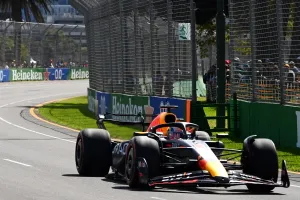 Max Verstappen vuelve a liderar los entramientos libres y Fernando Alonso no se descuelga