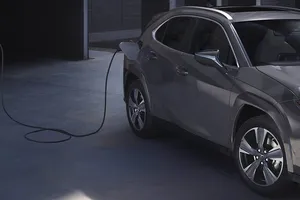 El SUV eléctrico más asequible de Lexus tiene 450 km de autonomía y está en oferta con casi 8.000 euros de descuento 