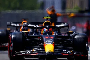 Checo Pérez gana una carrera sprint en la que Carlos Sainz y Fernando Alonso no deslumbraron