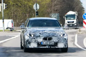 El nuevo BMW Serie 1 revela interesantes detalles de producción y avanza la versión que prueba el prototipo
