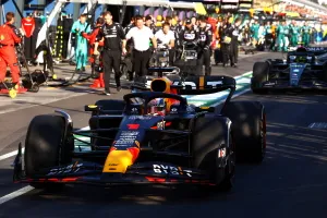 Al límite: ¿Por qué no sancionaron a Max Verstappen en la última salida del GP de Australia?