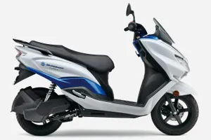 Una de las motos míticas se vuelve eléctrica: la Suzuki e-Burgman llevará baterías intercambiables