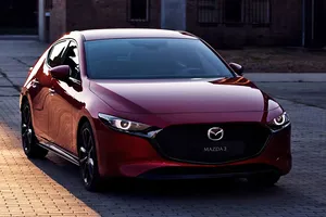 Precios y gama del nuevo Mazda3 2024, el compacto japonés es ahora más tecnológico