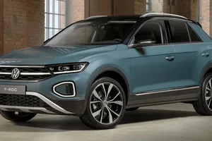 El renovado Volkswagen T-Roc es ahora un SUV más barato, la gama se amplía con una versión de acceso