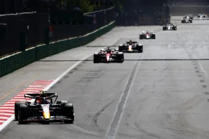 Cuándo es la próxima carrera de Fernando Alonso y Carlos Sainz: fecha y horarios del GP de Azerbaiyán de F1