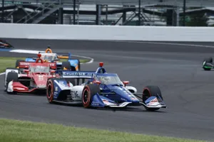 Alex Palou arrasa en el Gran Premio de Indianápolis y se pone líder antes de la Indy 500
