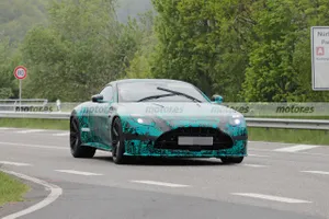 El Aston Martin Vantage sorprende con una nueva imagen en Nürburgring, el deportivo traerá novedades en 2025