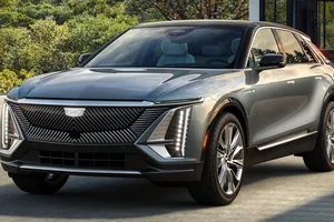 General Motors confirma su regreso a Europa apostando por el coche eléctrico y elige al Cadillac Lyriq como modelo estrella