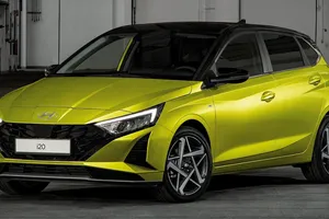 Desvelado el nuevo Hyundai i20 2023, más tecnología y cambios de diseño para el coche barato coreano