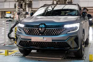 La producción de vehículos en España modera su crecimiento en abril de 2023