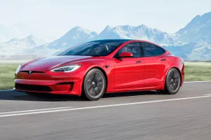 Nuevo duelo entre el Tesla Model S Plaid y el Porsche Taycan, el Track Pack de Elon Musk es una traba más para la berlina alemana de 1000 CV